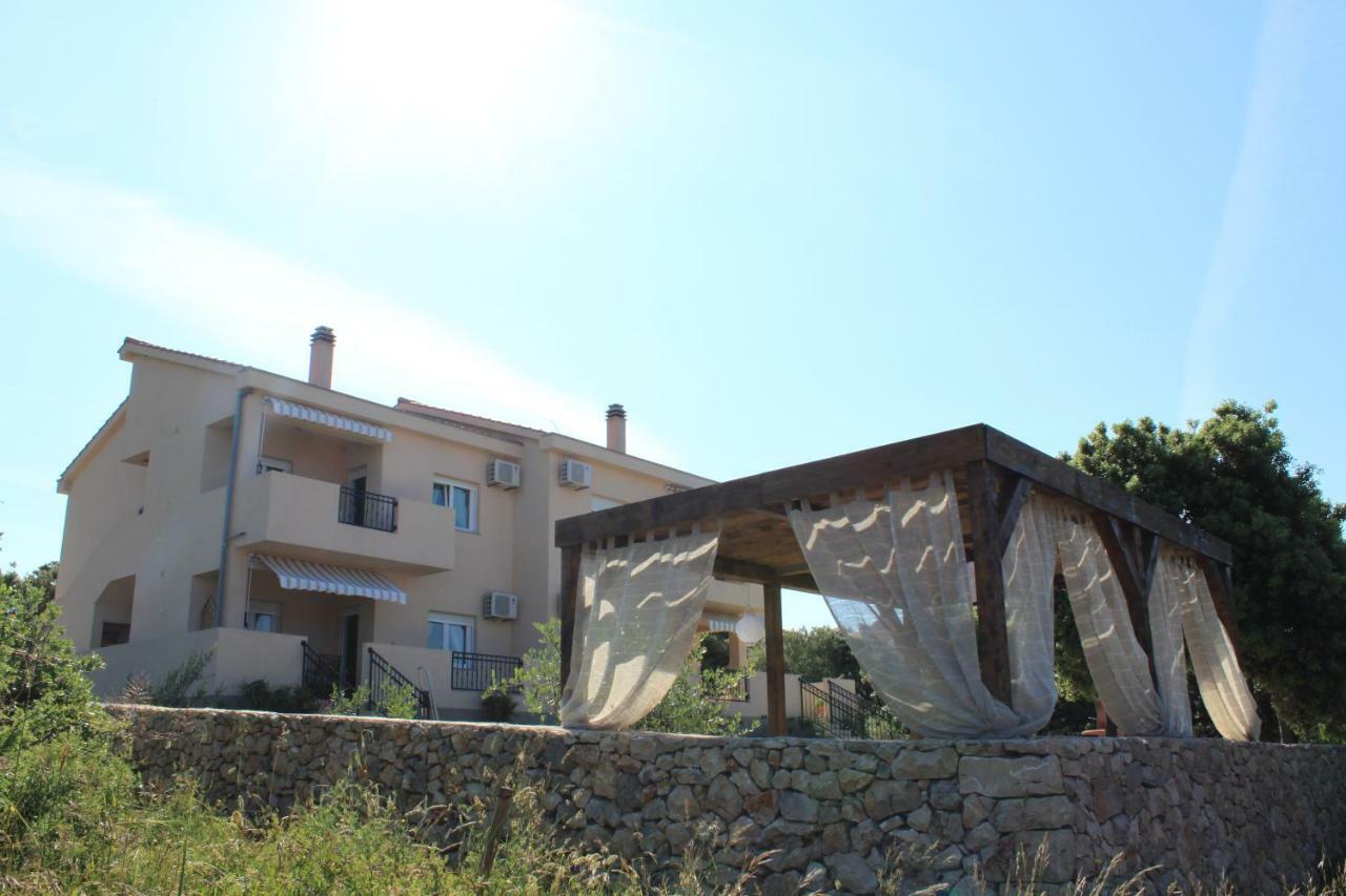 Apartments Karla I Ivano Mandre Kültér fotó